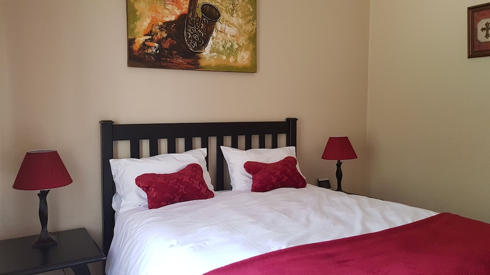 Deluxe Room, 1 Queen Bed