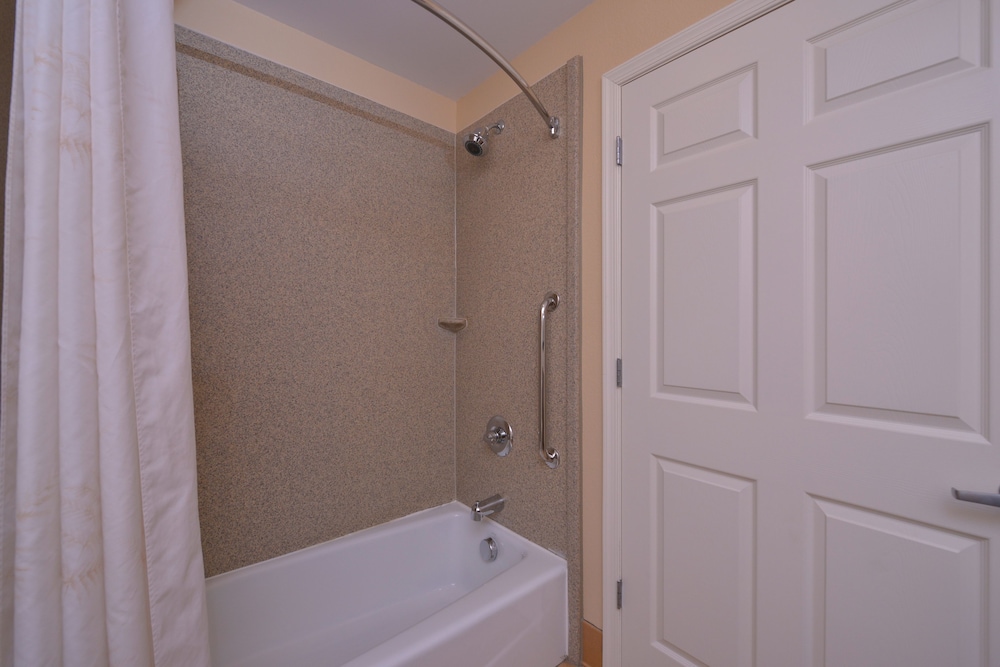 Suite, 1 King Bed, Non Smoking - Photo 17