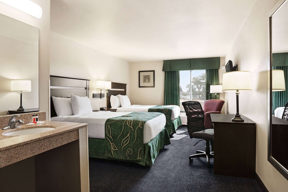 Room, 2 Double Beds, Accessible, Non Smoking - Photo 1