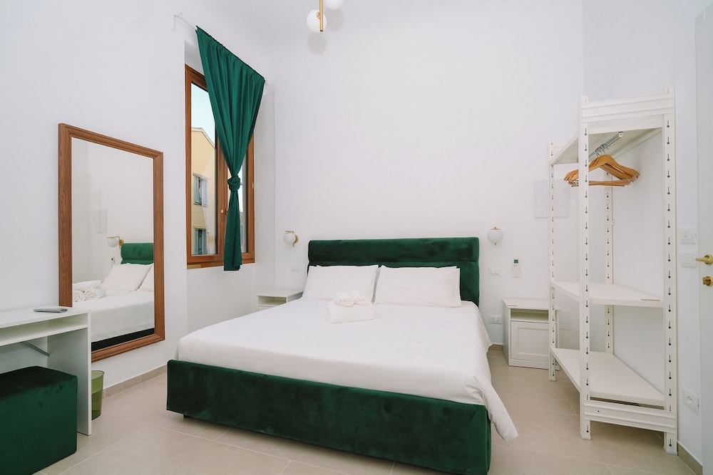 COMFORT DOUBLE ROOM COURTYARD VIEW AIRCONDITIONING PRIVATE BATHROOM NOT IN ROOM(TOSCA)