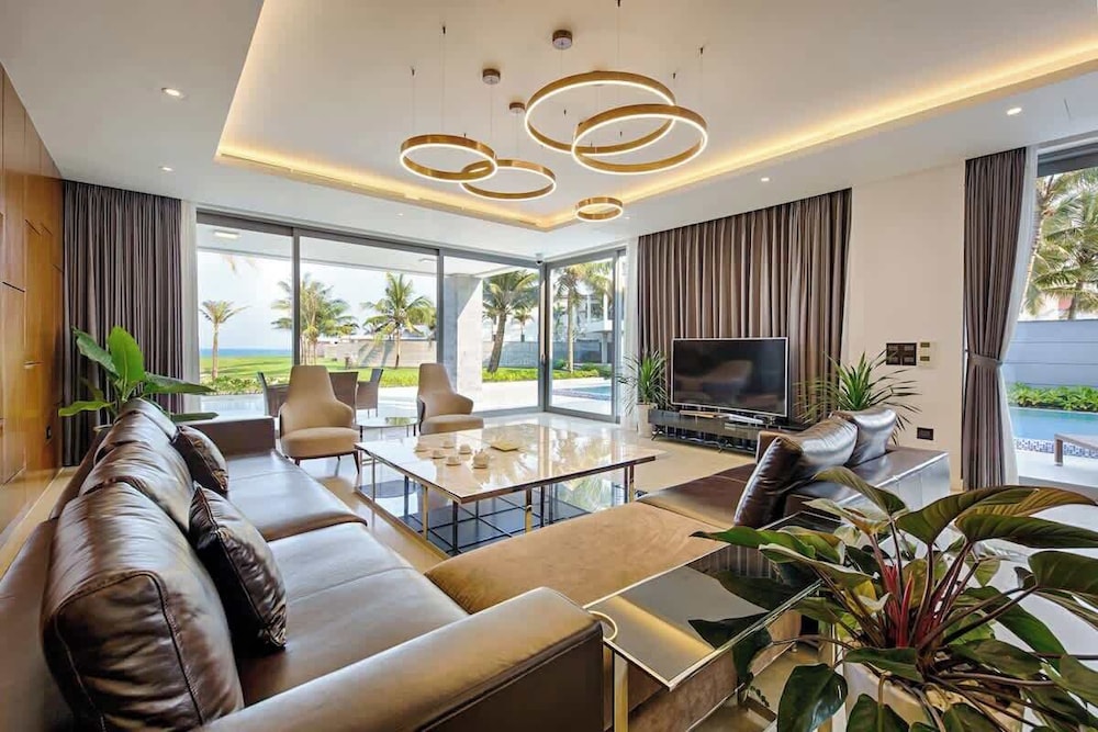 Villa, Multiple Beds, Pool Access, Pool View (Ov K5a)