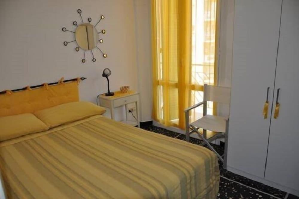 Double Room, Shared Bathroom photo 1