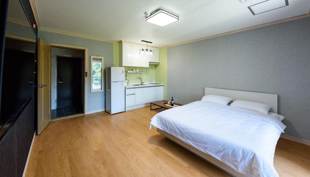 Basic Room, 1 Bedroom (ROOM 505) - Photo 4