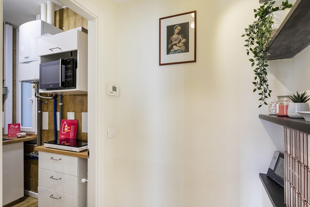 Apartment photo 2