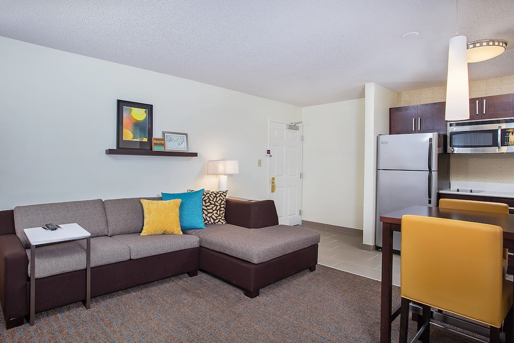 Studio, 1 Queen Bed with Sofa bed (Mobility Accessible, Tub) - Photo 3