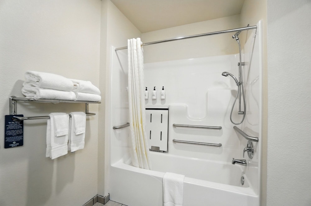 Room, 1 King Bed, Mobility Accessible, Non Smoking (Guestroom) - Photo 4