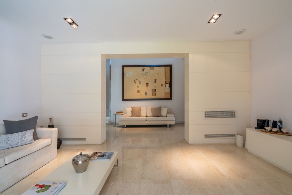 Duplex - Photo 2