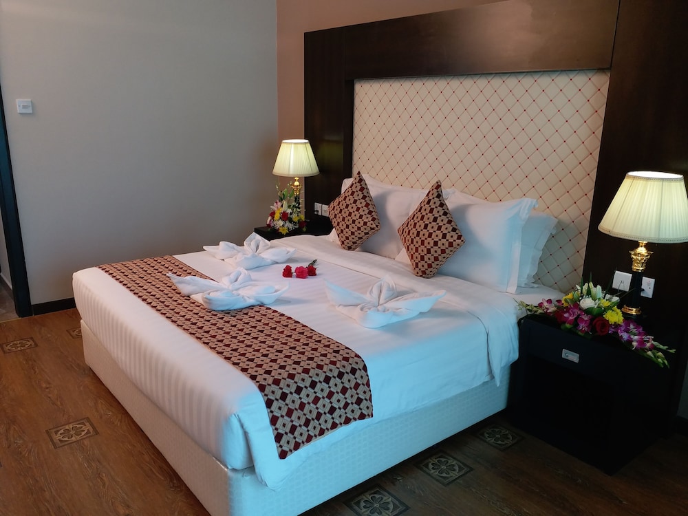 Deluxe Studio, 1 Bedroom photo 1