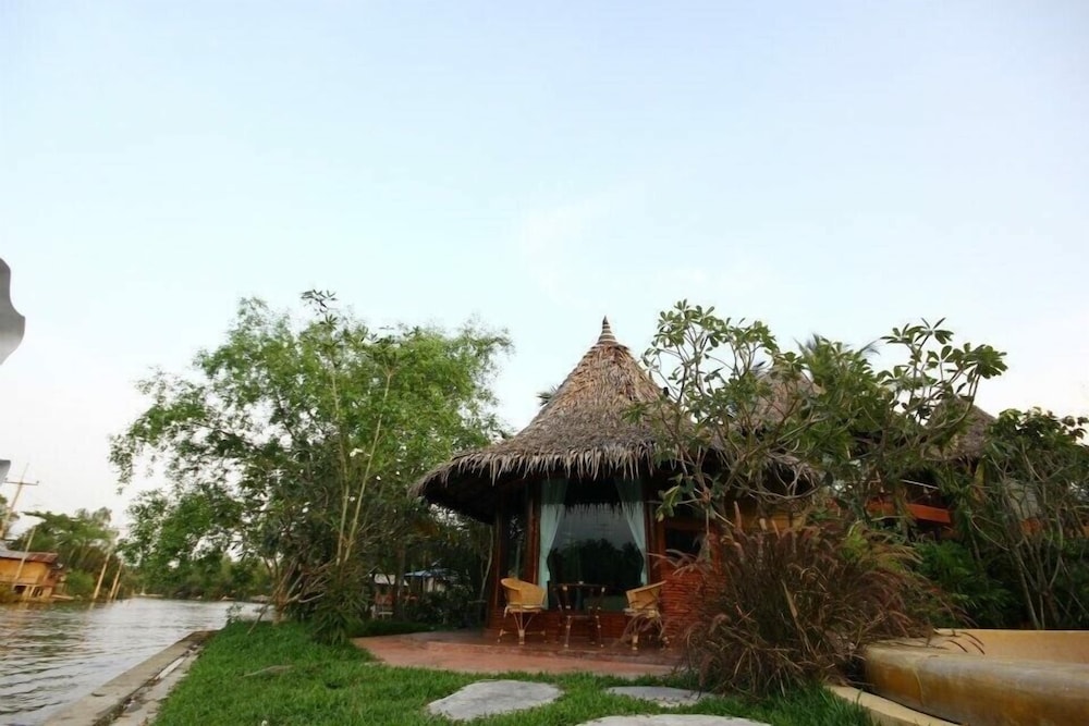 Waterside Suite photo 2