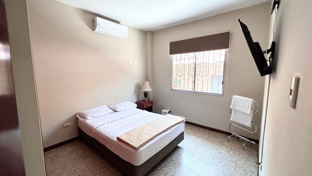 Comfort Apartment, 2 Bedrooms photo 3