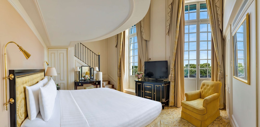 Duplex Eiffel View Suite 1 King