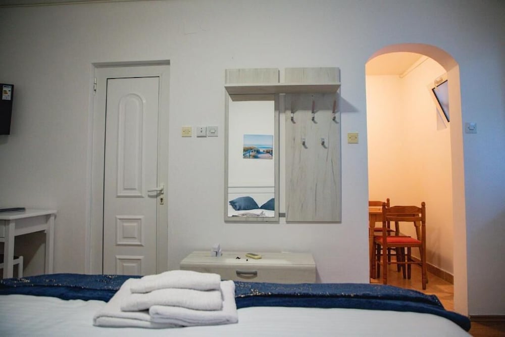 Standard Studio - Photo 1
