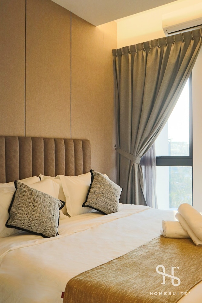 Deluxe Suite, 2 Bedrooms, Non Smoking, Kitchen - Photo 14