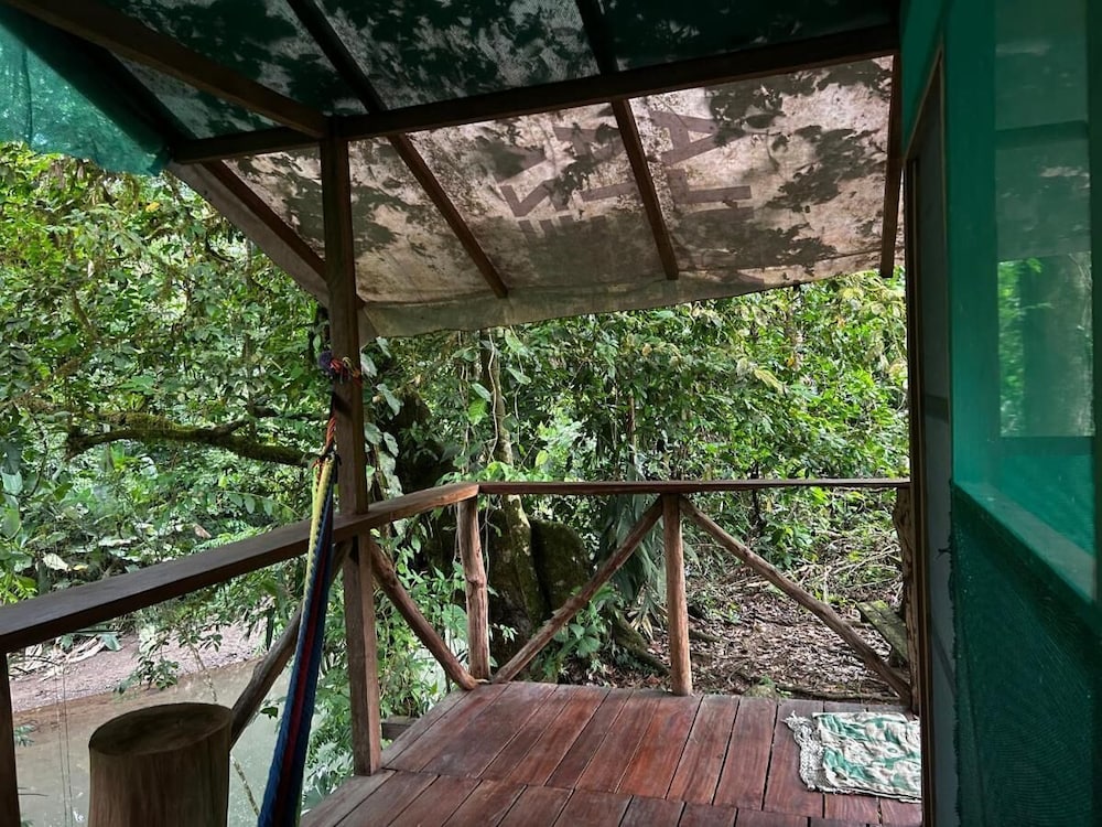 Bungalow, Garden View