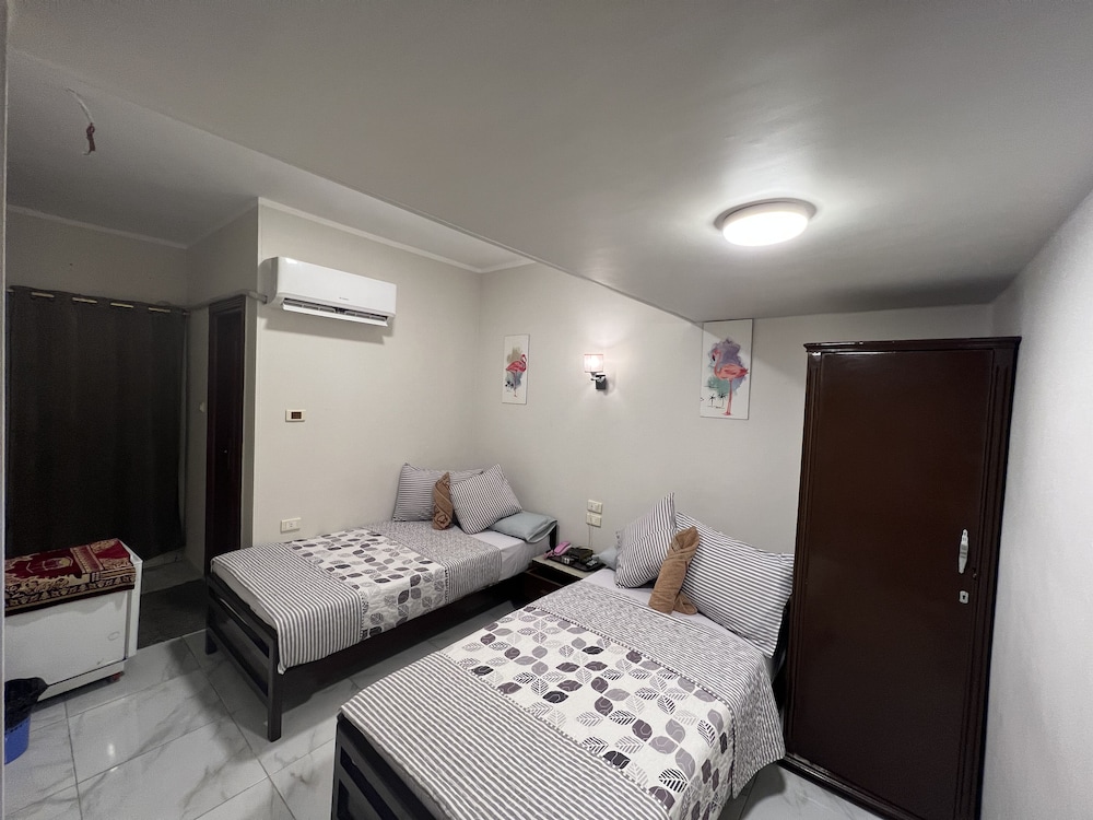 Economy Double Room, 2 Twin Beds photo 3