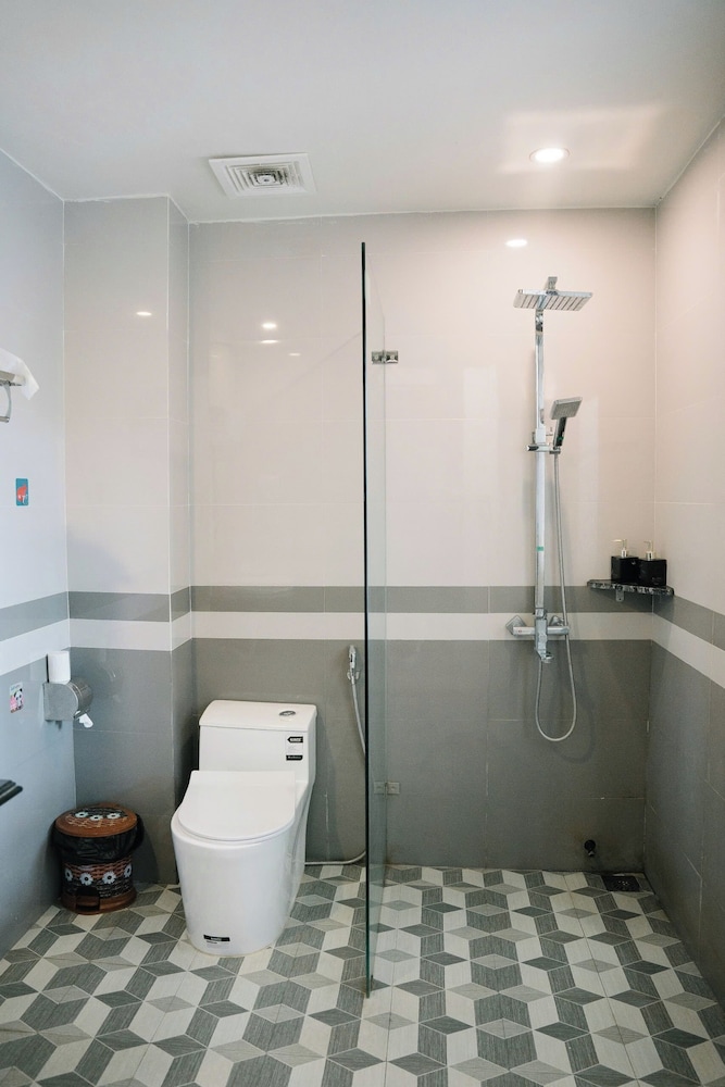 Deluxe Quadruple Room, Non Smoking, Balcony, photo 6