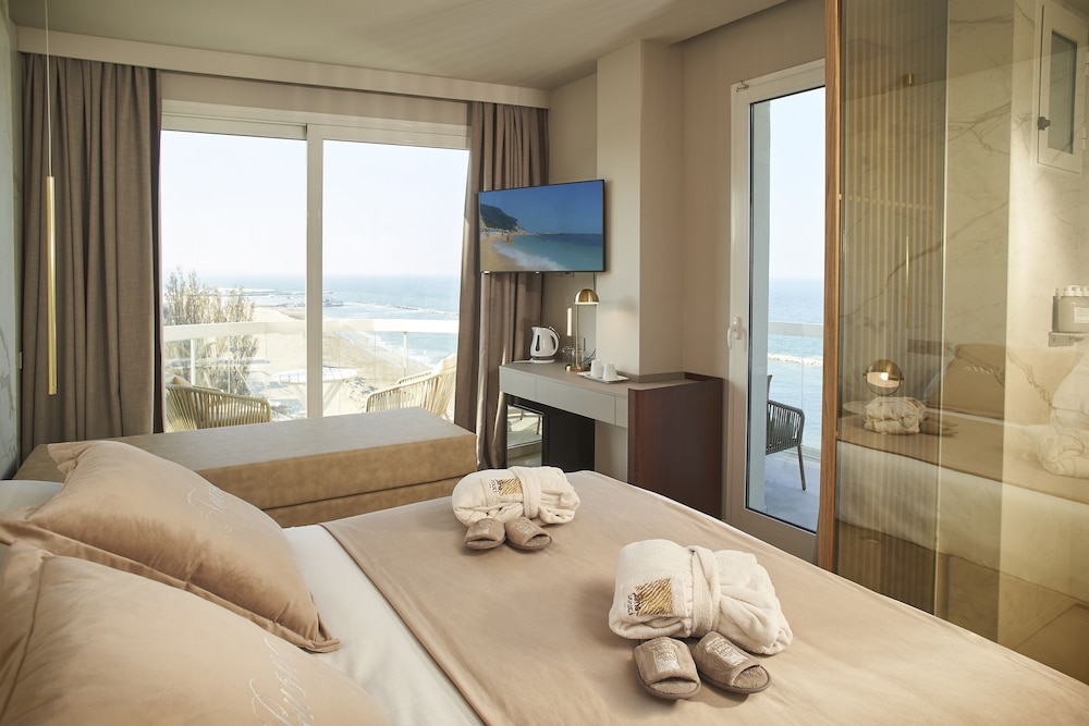 Junior Studio Suite, Multiple Beds, Sea View (Ponente)