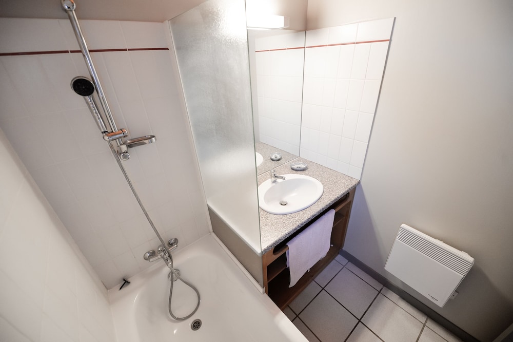 Comfort Chalet, 2 Bedrooms, Mountain View photo 3