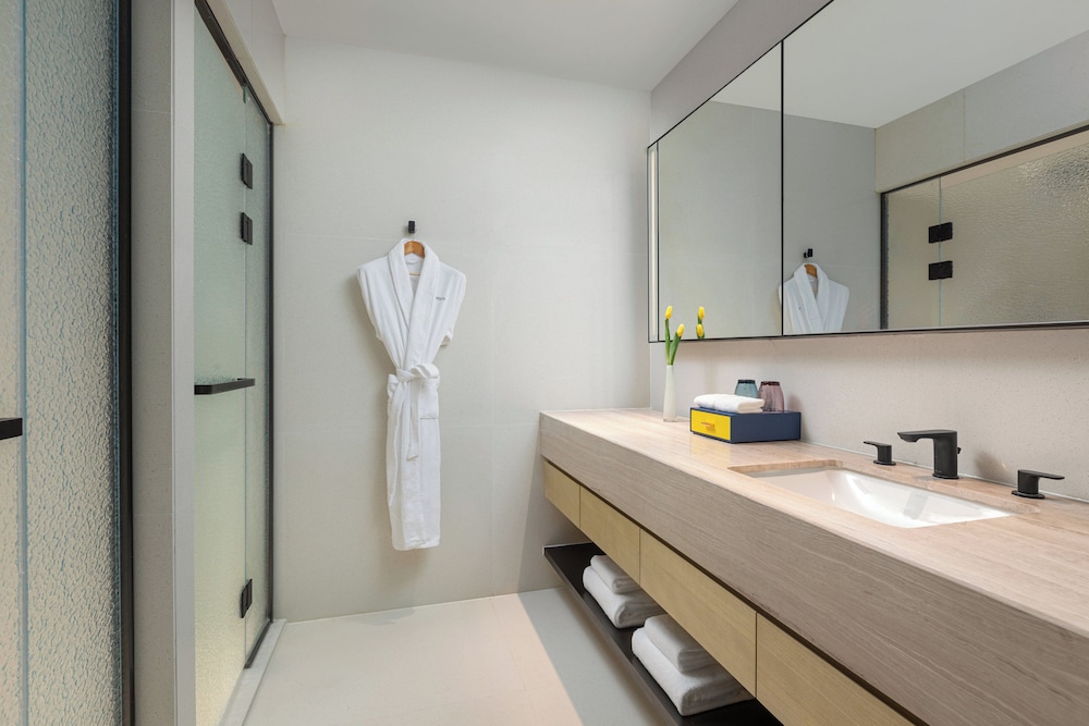 Premium Room, 1 King Bed