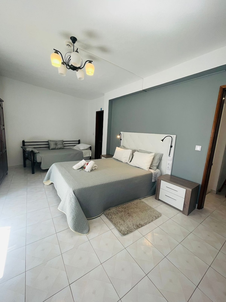 Elite Triple Room