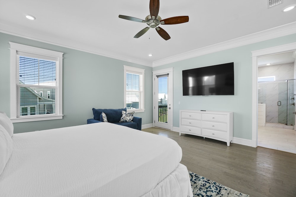 House, 6 Bedrooms (Sand Dollar Manor)