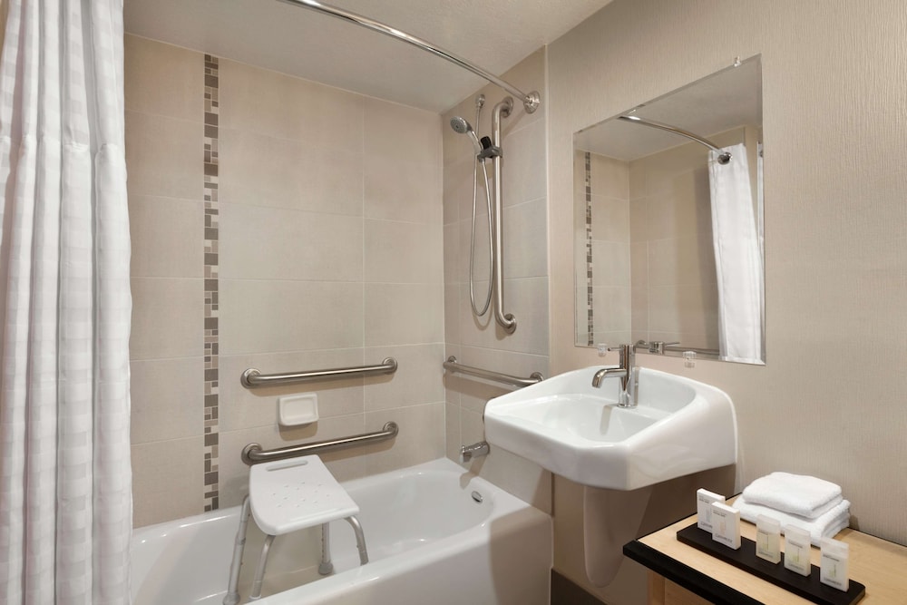 Suite, 2 Queen Beds, Accessible (Hearing Acc)