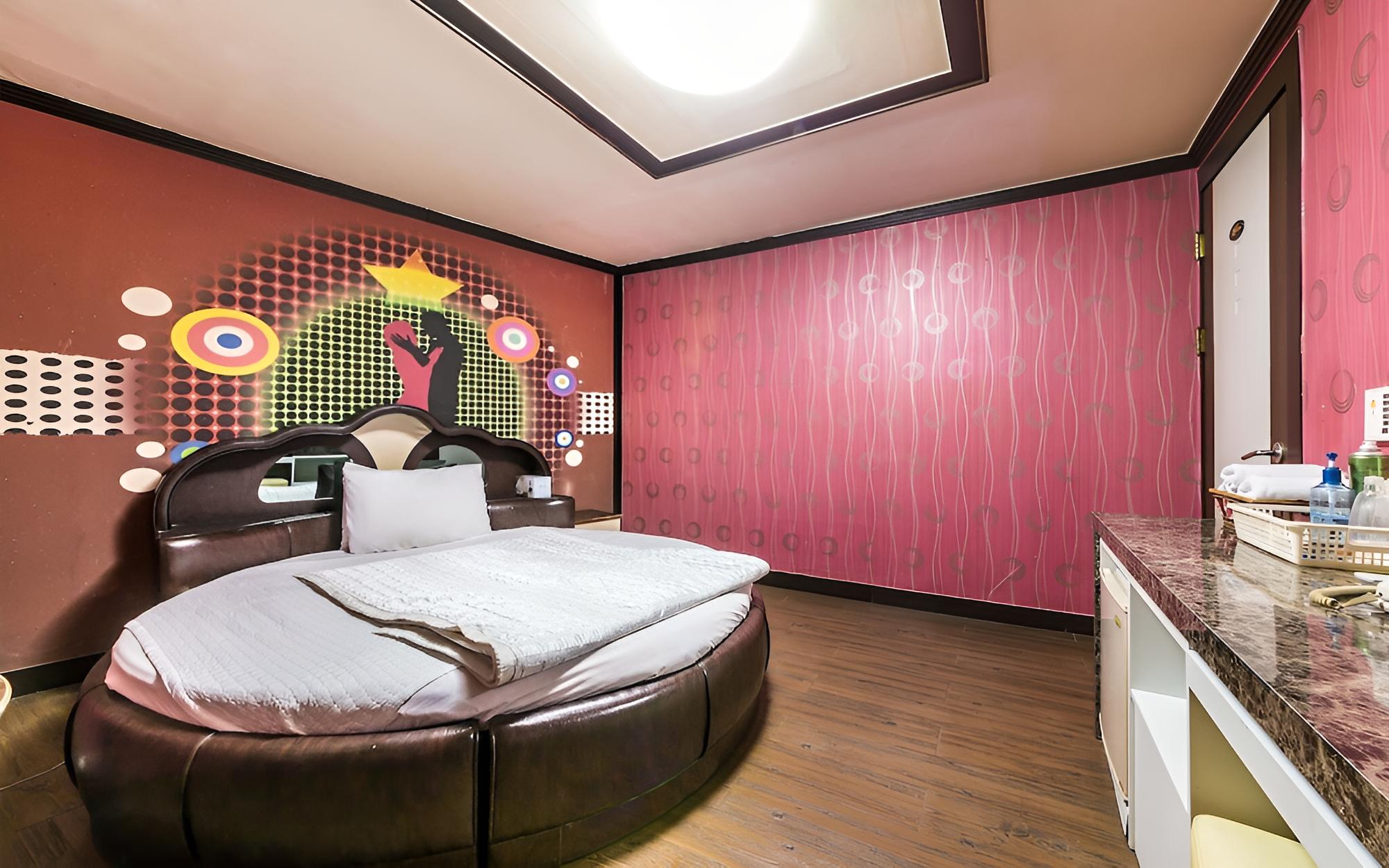 Room (General room) - Photo 11