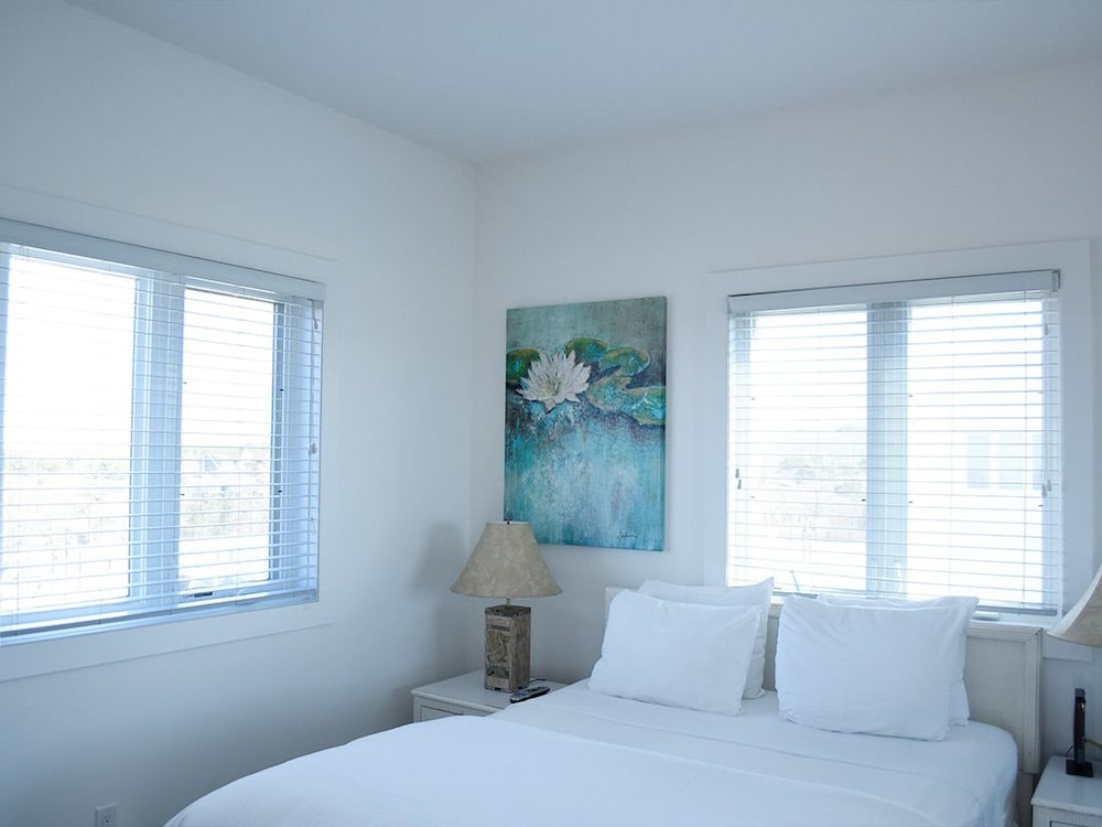 2 Bedroom Duneview Lower