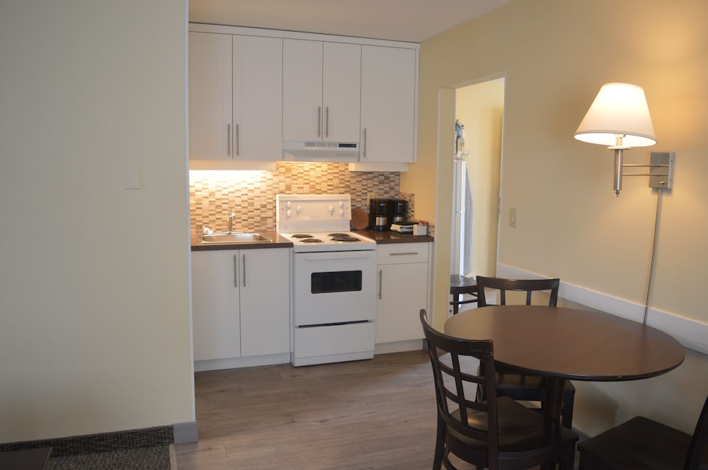 Premium 2 Queen Family Suite photo 3