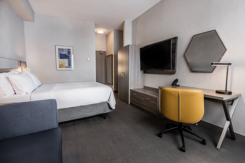 Room, 1 Queen Bed with Sofa bed, Transfer Shower, Non Smoking (Transfer Shower)