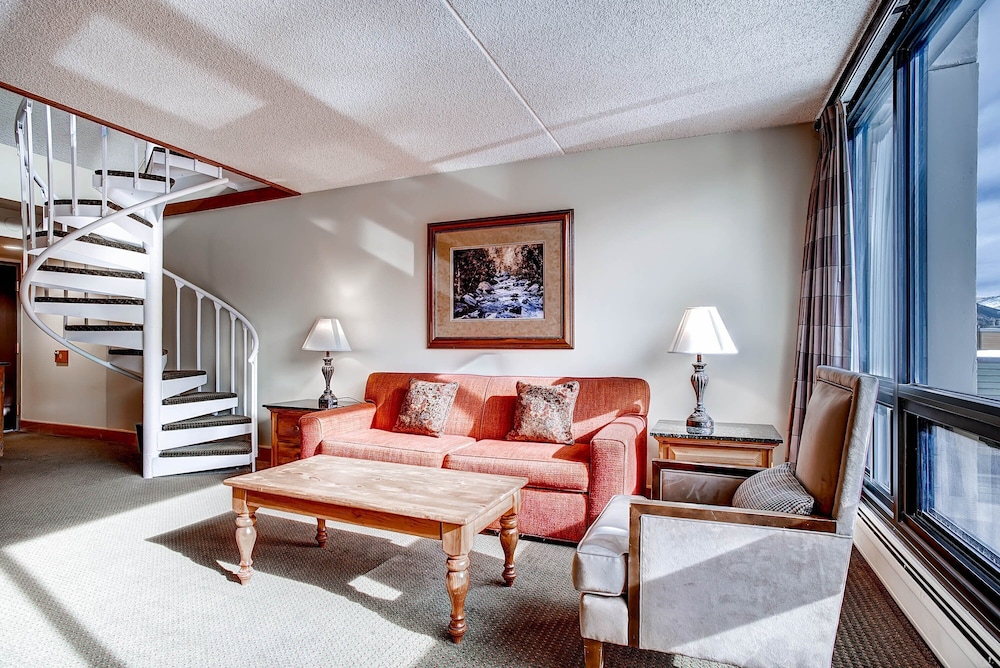 Loft, 1 King Bed (Lodge) - Photo 11
