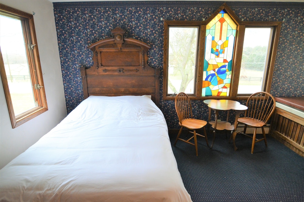 Classic Room, 1 Queen Bed, Patio