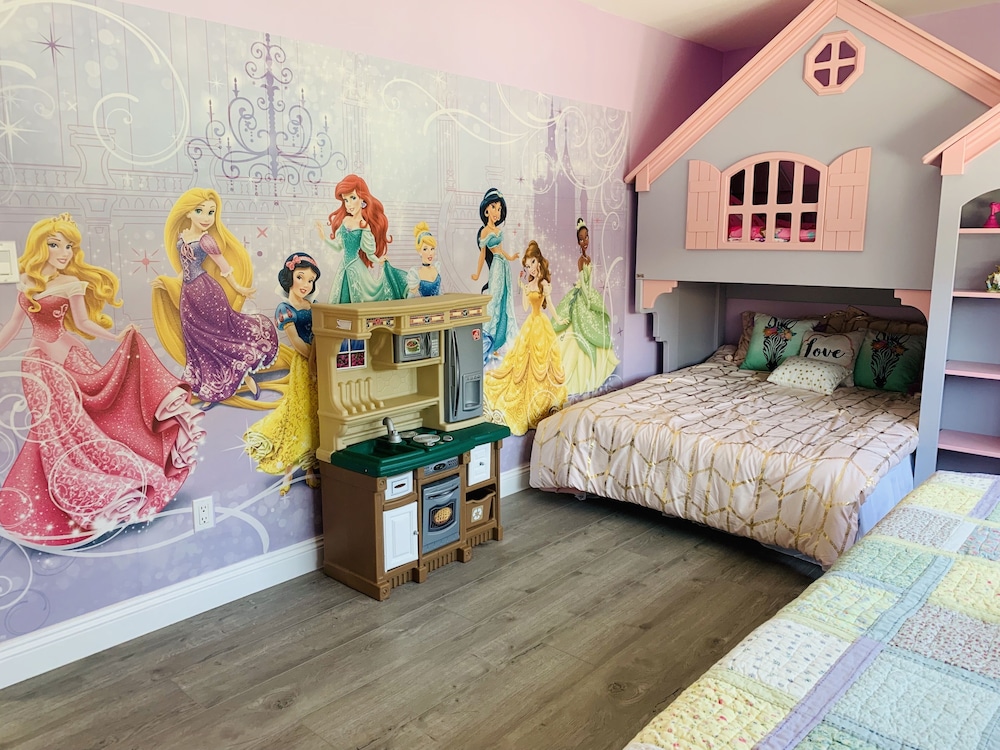 Luxury House photo 1