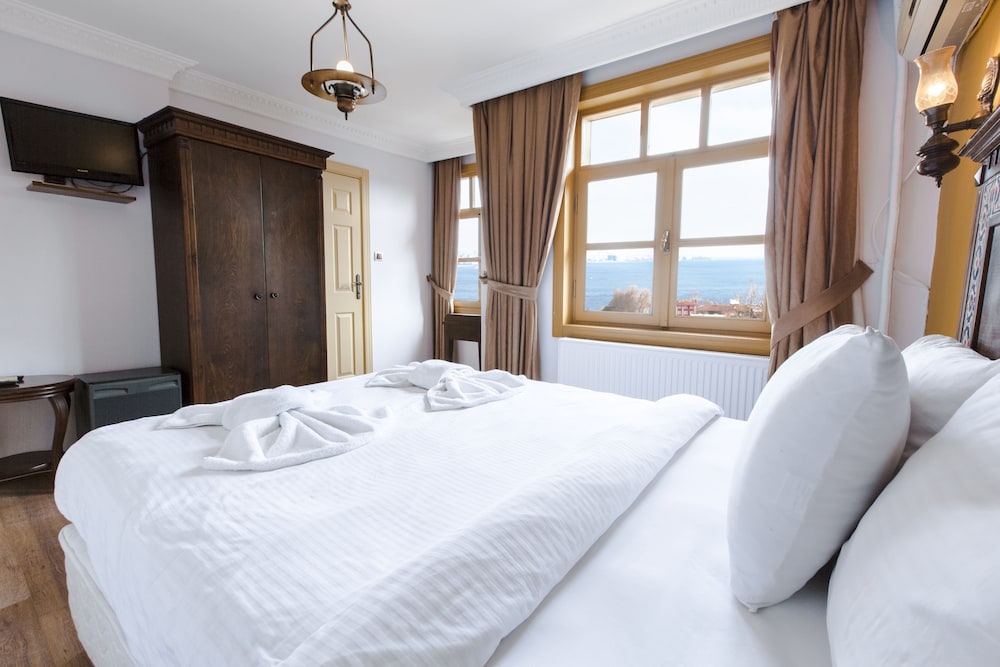 Superior Double Room, 1 Double Bed, Ensuite, Sea View photo 2