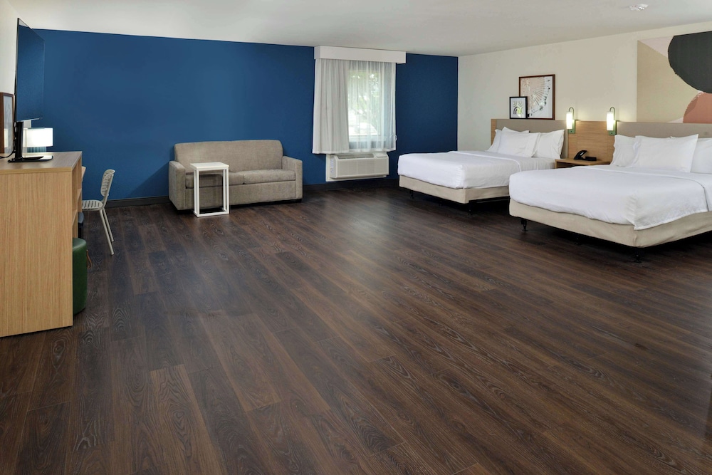 Room, Accessible, Bathtub (2 Queens w/Sofabed, Hearing/Mobility) - Photo 1