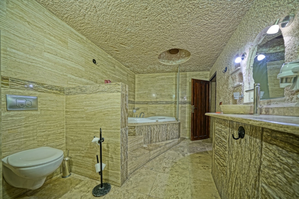 Classic Cave Suite photo 2