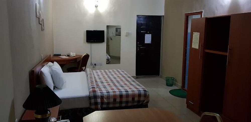 Deluxe Room, Balcony, City View photo 2
