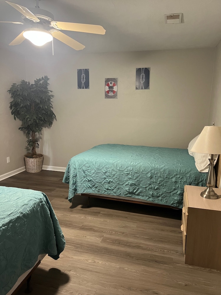 Deluxe Condo, 2 Double Beds, River View photo 1