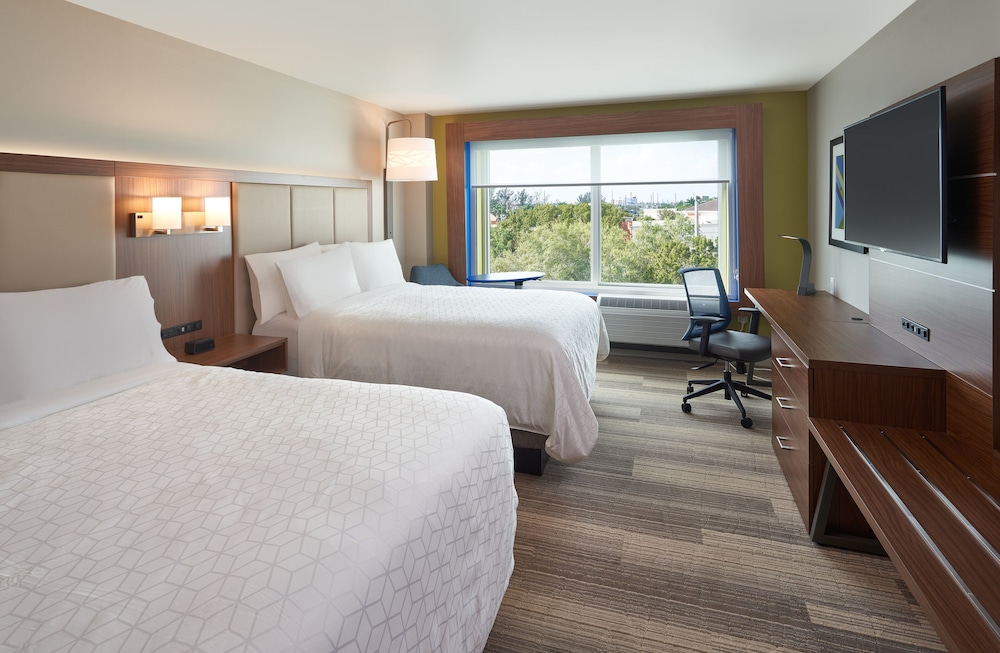 Suite, Multiple Beds - Photo 4