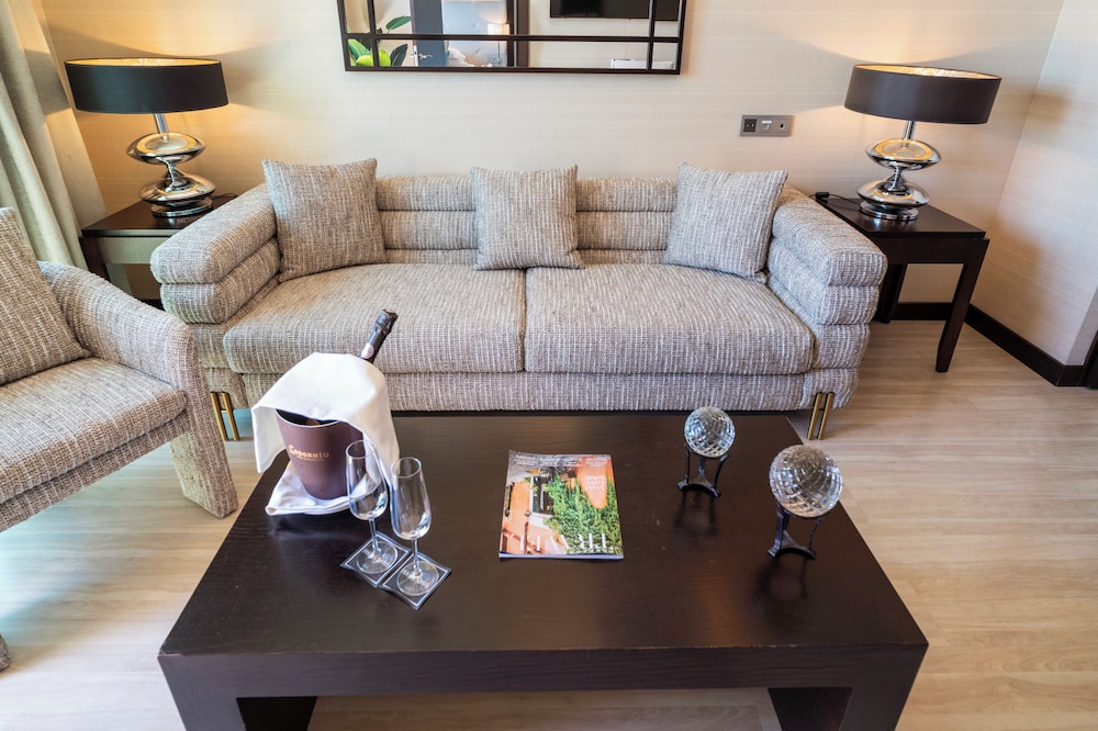 Penthouse Suite