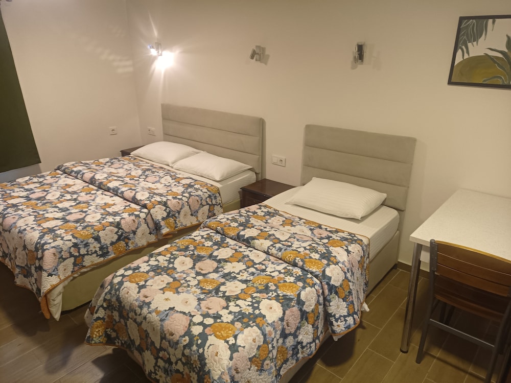 Comfort Triple Room, City View photo 2