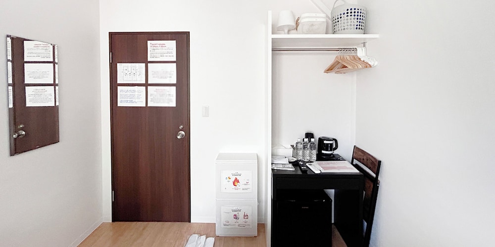 Basic Twin Room, Non Smoking, Ground Floor (102) photo 2