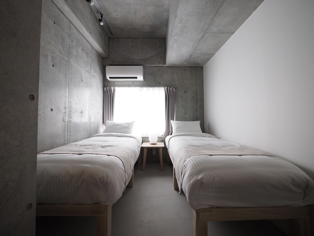 Standard Room for 4 People photo 3