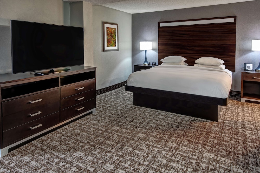 Junior Suite, 1 King Bed, Non Smoking - Photo 1
