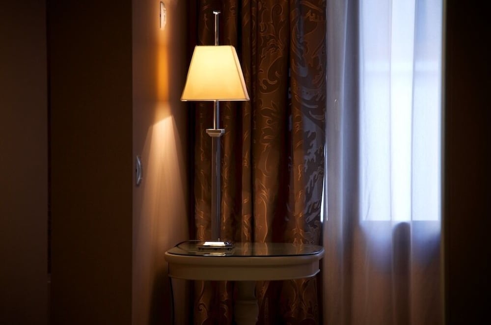 Executive Room - Photo 5