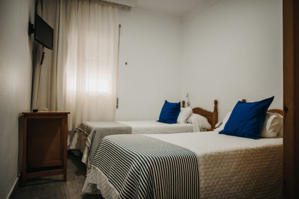 Double Room, 2 Twin Beds, Ground Floor - Photo 4