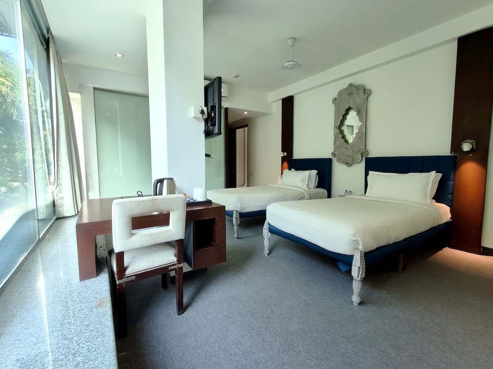 Deluxe Double Room photo 2