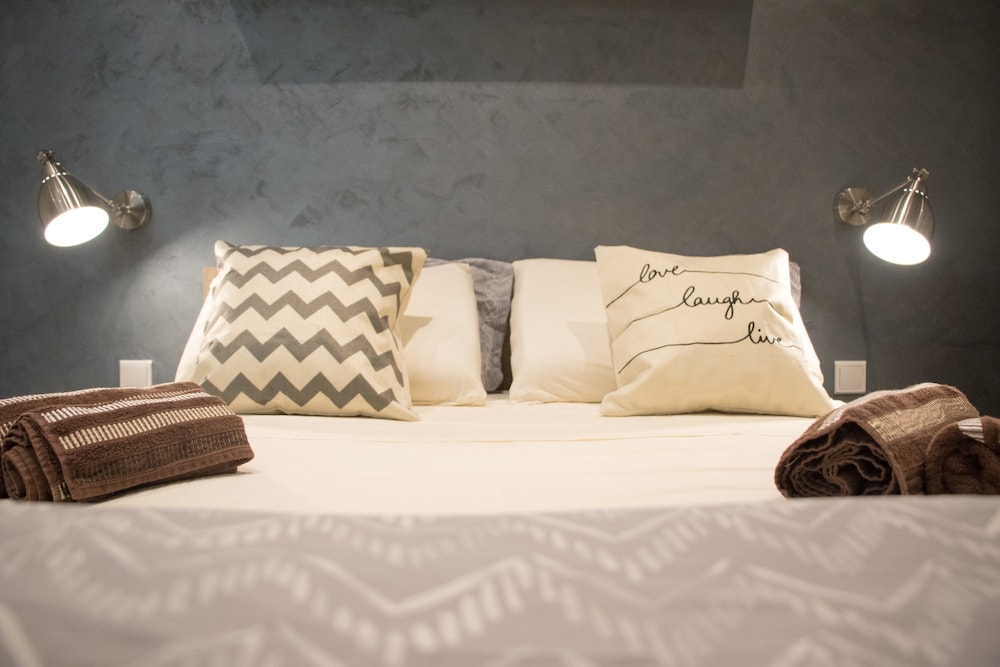 Double Room, Shared Bathroom (Lime)