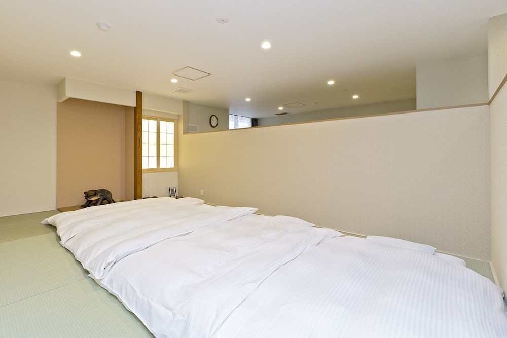Deluxe Studio Suite, Multiple Bedrooms, Private Bathroom photo 2