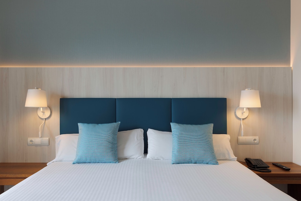 Superior Double Room, Terrace, Sea View - Photo 2